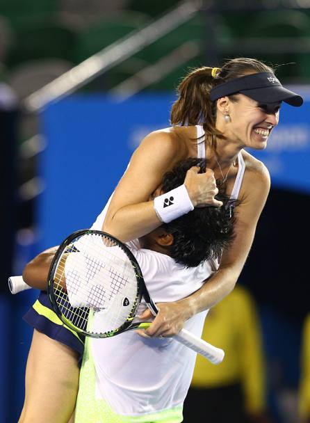 Australian Open 2015 Abbraccio tra Martina Hingis e Leander Paes dopo la vittoria della finale doppio misto (Getty Images)